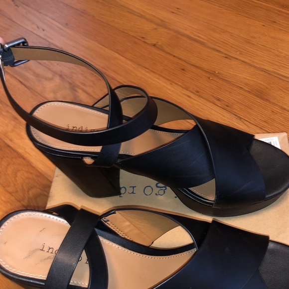 Indigo Rd. Black Platform Heels - Picture 2 of 4